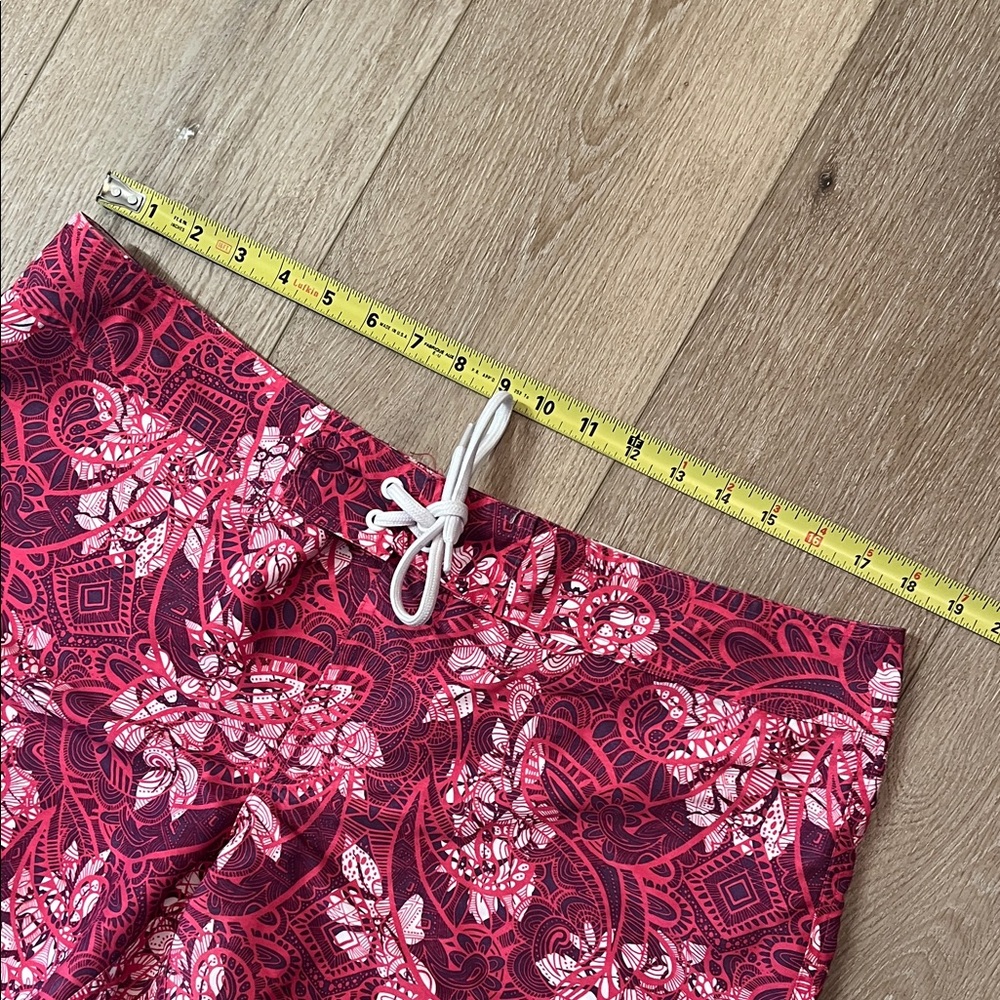 Carve Designs ~ Purple/Pink/White Floral Swim Board Shorts, Size 14 - Picture 8 of 9